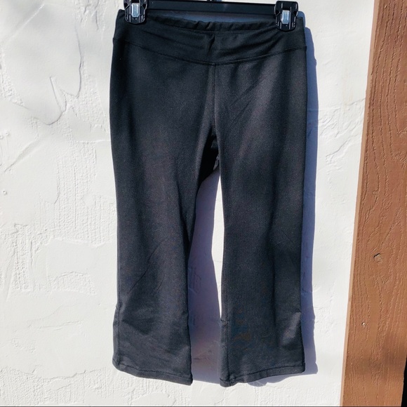 Lucy Pants - Lucy Fitness Crop Capri Pants 👖